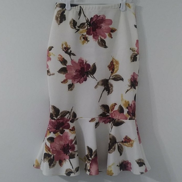 April Dresses & Skirts - Pencil Bodycon Skirt Mermaid/Ruffle Floral M
